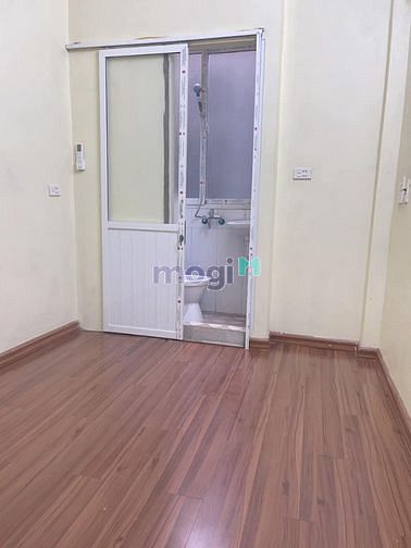 Hình ảnh Bán nhà Tôn Đức Thắng, 11m2, 4 tầng, sổ riêng, 1.65 tỷ