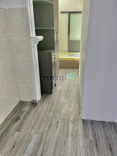 Hình ảnh Cho thuê phòng đường Phan Đình Phùng, 2 phòng ngủ, ban công
