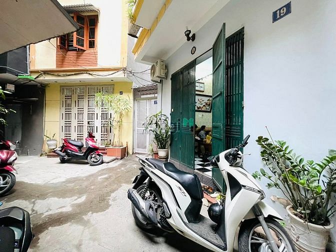 Hình ảnh Bán nhà La Thành, 34m2, 4 tầng, 3.5 tỷ
