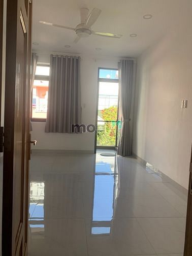 Hình ảnh HXT 135 Nguyễn Hữu Cảnh 4.5x18m 4 Tầng