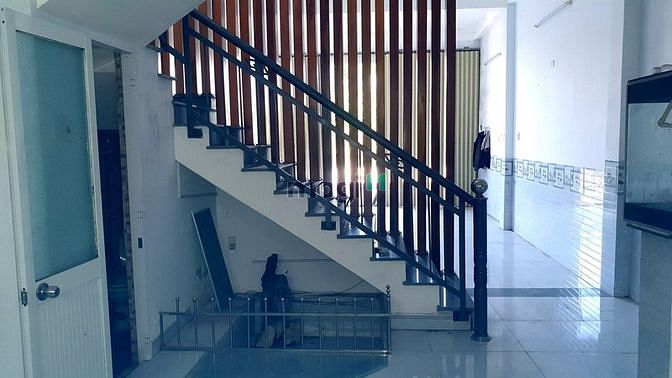 Hình ảnh Bán gấp căn nhà kế bên phố ảm thực Hoa Lư