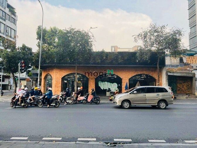 Hình ảnh Cho Thuê Góc 2MT 144 - 146 Hai Bà Trưng, Q1, 20x50m,Trệt, DTSD: 1000m2