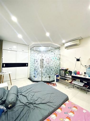 Hình ảnh GIẢM Cả 4.5 Tỷ NHÀ CÁCH MẠNG THÁNG 8 Quận 3- 65m2 - 5 Tầng- CHỈ CÒN 10