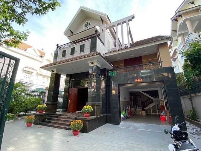 Hình ảnh Cho thuê biệt thự góc 2 mặt tiền Đường số 8 , P.11, Q.6