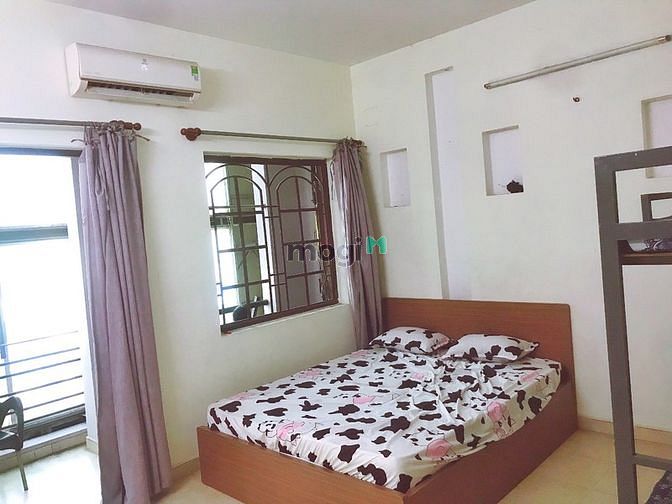 Hình ảnh Phòng full nội thất, có ban công, cửa sổ