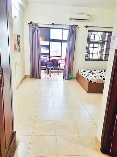Hình ảnh Phòng full nội thất, có ban công, cửa sổ