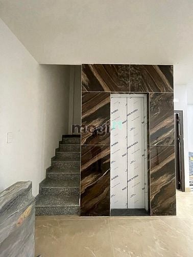 Hình ảnh Nhà Nguyên Căn Có Thang Máy Hẻm Nguyễn Cửu Vân Bình Thạnh