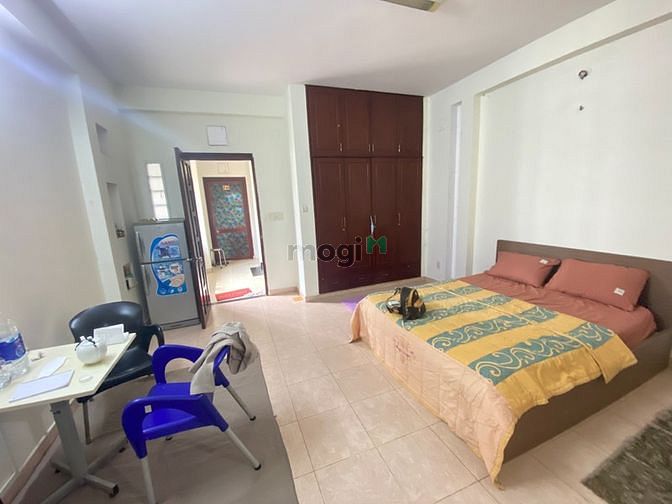 Hình ảnh Phòng full nội thất, có ban công, cửa sổ