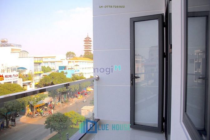 Hình ảnh Căn Hộ Full Nội Thất Ban Công 45m2 Lê Thúc Hoạch Trống Sẵn Ở Liền