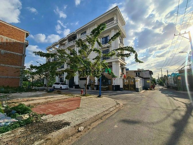 Hình ảnh Bán gấp đất lô mặt tiền Dương Đình Hội, Phước Long B, Q9.85m2 Giá 1tỷ8