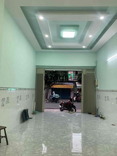 Hình ảnh Nhà mặt tiền kd 90m2, 4pn lê văn lương q7.