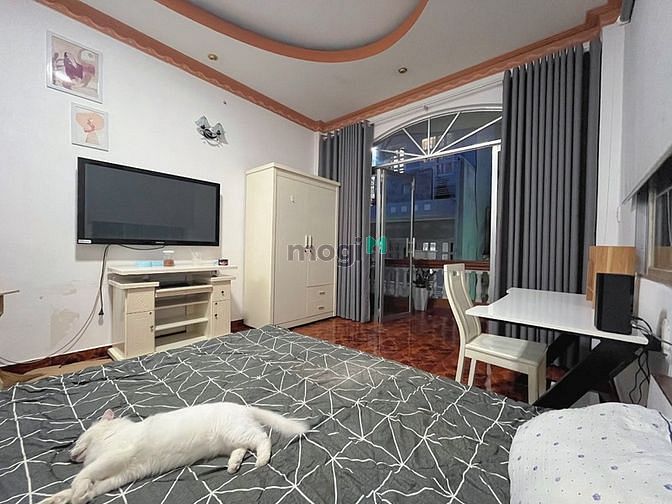 Hình ảnh Căn Hộ Dịch Vụ Full Nội Thất Có Bancol Gần Ngay Phố Bùi Viện