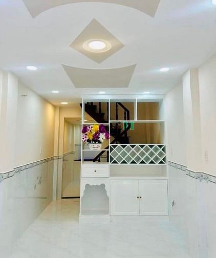 Hình ảnh Bán nhà ngay chợ Thiếc Q11, 3 TẦNG, 2PN