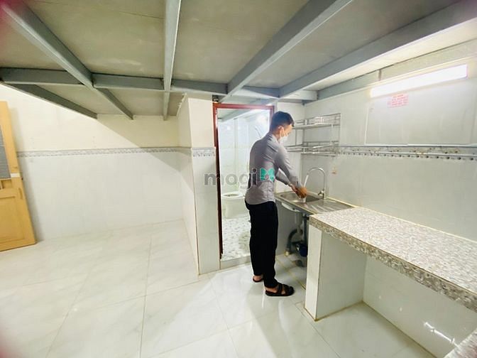 Hình ảnh Phòng Gác + Máy Lạnh,Thang Máy - Trường Chinh 3Tr2