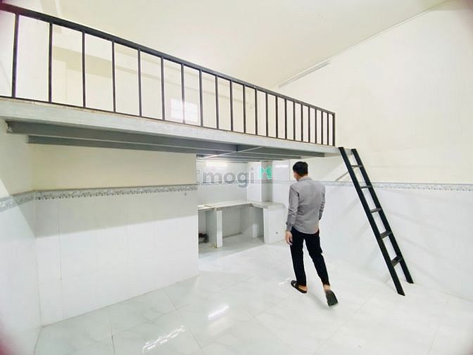 Hình ảnh Phòng Gác + Máy Lạnh,Thang Máy - Trường Chinh 3Tr2