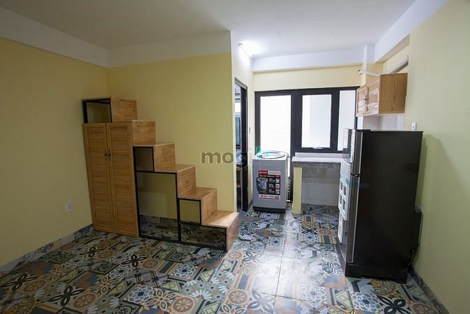 Hình ảnh Studio nội thất cơ bản, có ban công, cửa sổ, gần chợ Lý Phục Man, Q7