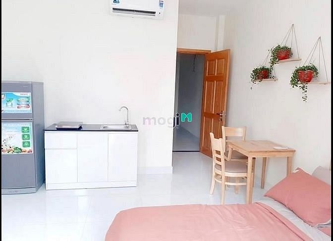 Hình ảnh cho thuê phòng ngay mặt đường cộng hòa