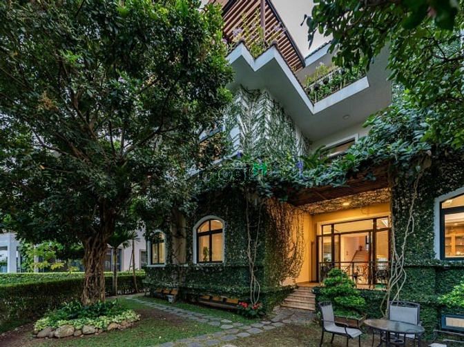 Hình ảnh Bán biệt thự Chateau 215 tỷ, 560m2,Phú Mỹ Hưng, Q7