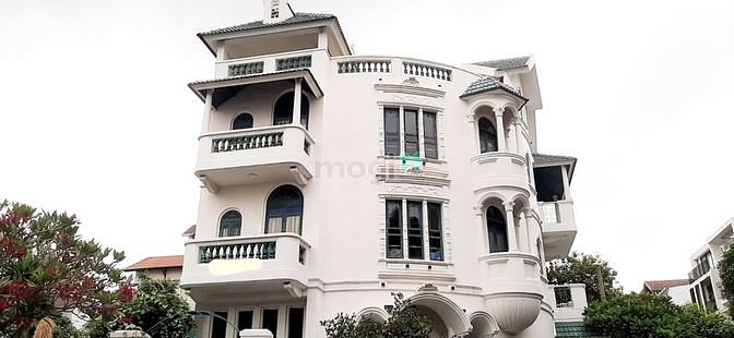 Hình ảnh Cho thuê biệt sự sân vườn view Land Mark 81