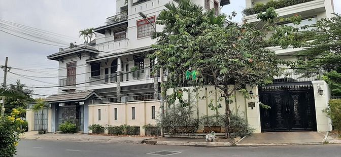 Hình ảnh Cho thuê biệt sự sân vườn view Land Mark 81