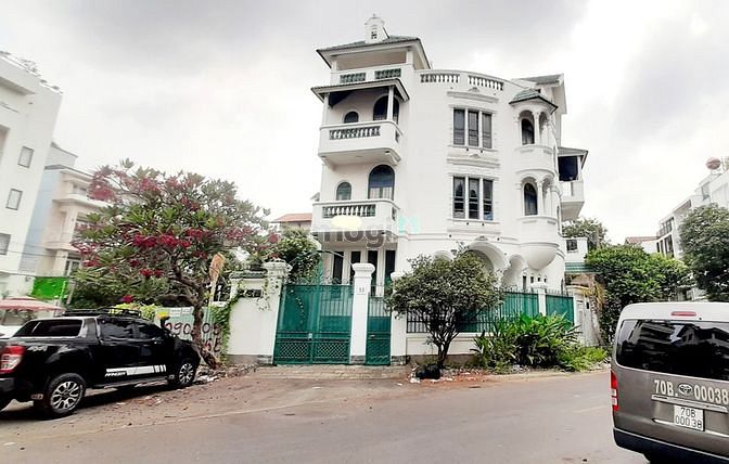 Hình ảnh Cho thuê biệt sự sân vườn view Land Mark 81