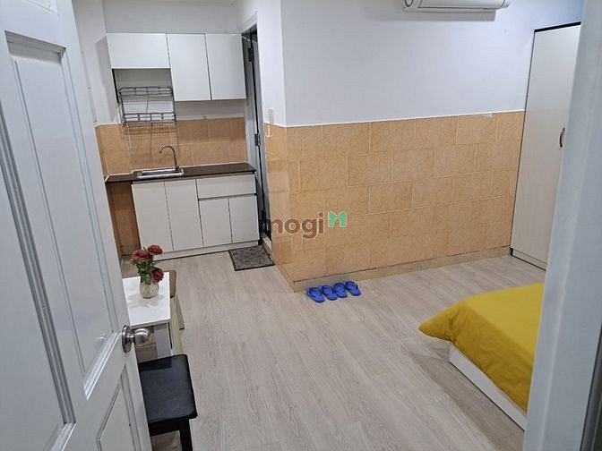 Hình ảnh 2 Siêu phẩm FULL nội thất, cửa sổ thoáng , gần sân bay, quận Tân Bình