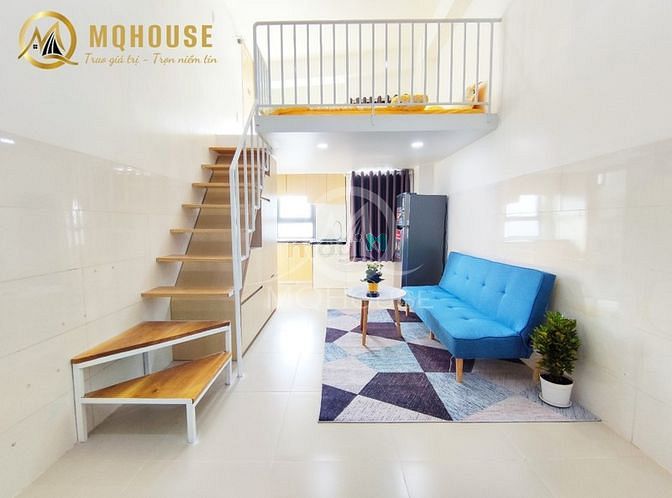 Hình ảnh CHDV gác cao không đụng đầu ngay ngã tư LLQ và Âu Cơ