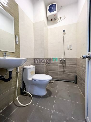 Hình ảnh CĂN HỘ Cho thuê GIÁ TỐT - QUẬN 1 - NỘI THẤT FULL - Ban công