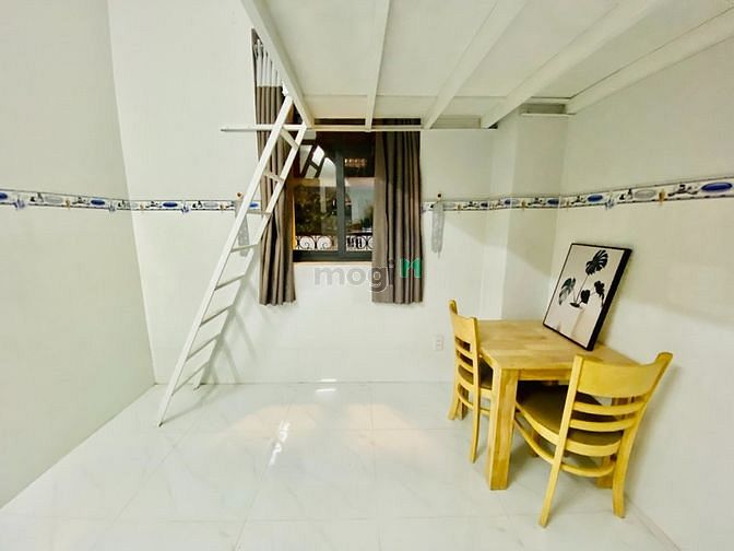 Hình ảnh Ở Ngay_Duplex Full NT_View cửa sổ ban công riêng_chợ Hoàng Hoa Thám