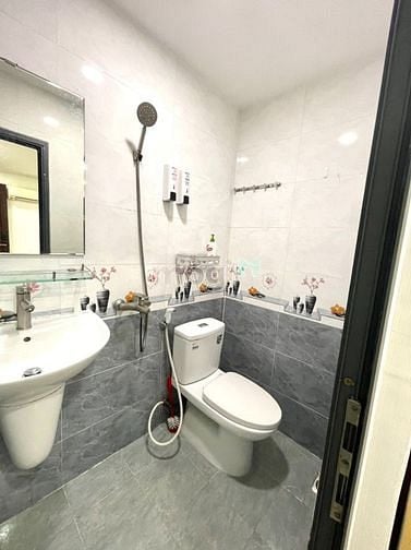 Hình ảnh Mb6623 nạp rút nhanh chóng dịch vụ full nội thất cửa sổ lớn ngay chợ Phạm Văn Hai