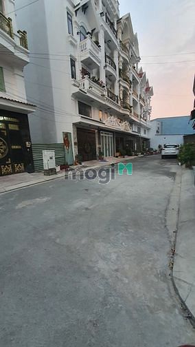 Hình ảnh Bán đất đường nguyễn ảnh thủ, đường 10m, khu nhà lầu