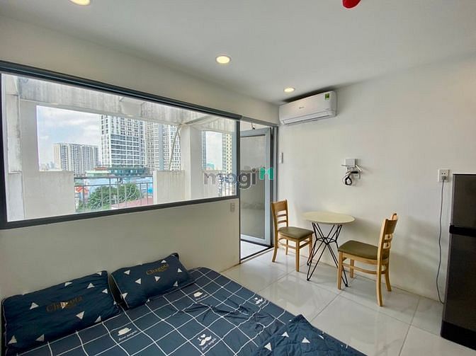 Hình ảnh Studio có bancol, đầy đủ nội thất, có thang máy, máy giặt chung