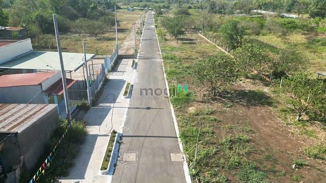 Hình ảnh Kẹt tiền bán gấp lô đất 100% thổ cư view suối, cạnh nhà văn hóa xã SHR