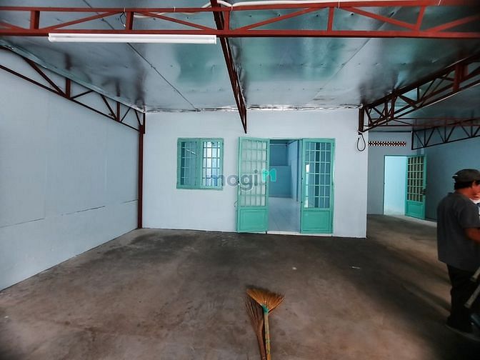Hình ảnh Cho thuê nhà hẻm nguyên căn 200m2 đường Cống Lở