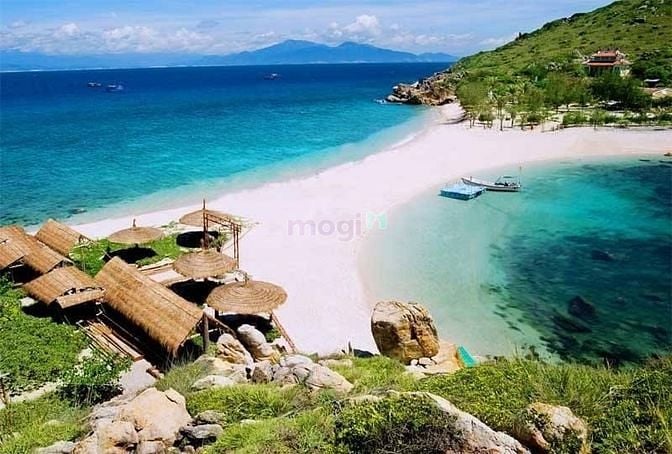 Hình ảnh Quá đẹp lô đất 100,4m2 mặt đường Trần Phú giá rẻ bất ngờ, KDL Bắc Vân