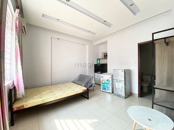 Hình ảnh Studio cửa sổ lớn mới xây nên mới 100%