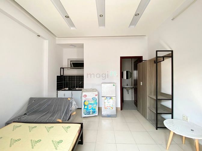 Hình ảnh Studio cửa sổ lớn mới xây nên mới 100%