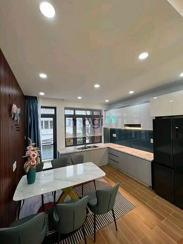 Hình ảnh Nhà hẻm thông, 5 phòng ngủ, 3 tầng BTCT