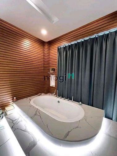 Hình ảnh Nhà hẻm thông, 5 phòng ngủ, 3 tầng BTCT