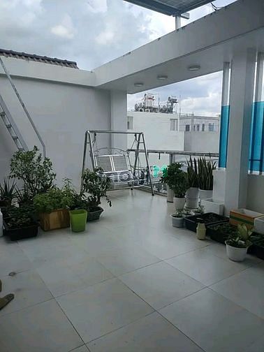 Hình ảnh Nhà  50m2, hẻm thông, sát bên Phạm Văn Đồng, 4 phòng ngủ