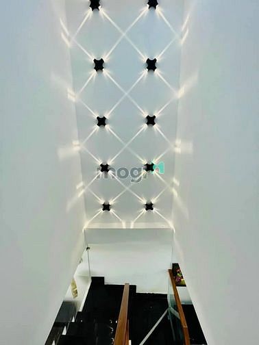 Hình ảnh Cô Năm bán nhà TÔN ĐẢN, Q4 GIÁ 1 TỶ 420, CÓ SHR