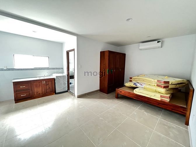 Hình ảnh Thuê CHDV Full Nội Thất + Ban Công Ở Ngã 4 Nguyễn Oanh, Phan Văn Trị