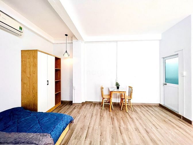 Hình ảnh CHDV Studio lớn full cửa sổ, mặt tiền kinh doanh