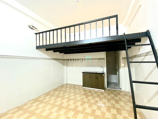 Hình ảnh CH Duplex Nội Thất Trống Có Cửa Sổ - Đường Thành Thái Quận 10