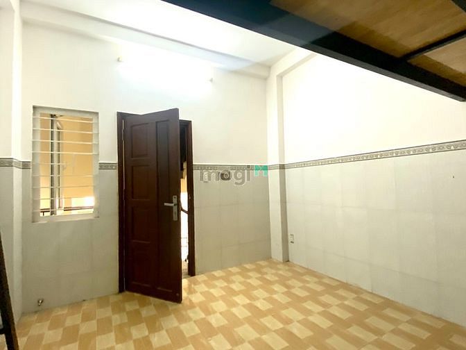 Hình ảnh CH Duplex Nội Thất Trống Có Cửa Sổ - Đường Thành Thái Quận 10