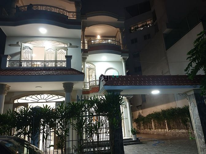 Hình ảnh Siêu BIỆT THỰ  240m2 6PN 7WC Q2;gần chợ Đo Đạc, chỉ 1 phút ra Trần Não