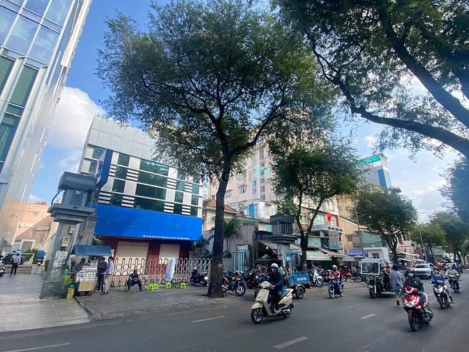 Hình ảnh Cho thuê nhà 158 Võ Văn Tần, Q.3 - DTSD ~ 1300m2