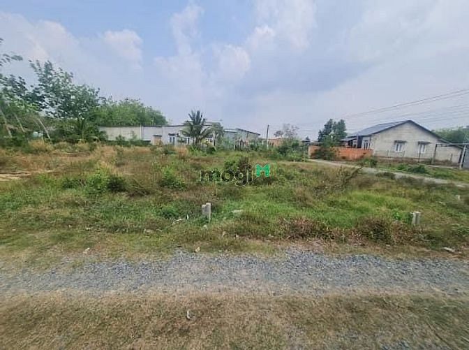 Hình ảnh Cần bán 100m2 thổ cư kế trường học mt đường 5m. 450tr hết đất.