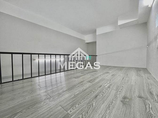 Hình ảnh Phòng Thoáng Gác Cao Ngay Lê Văn Sỹ