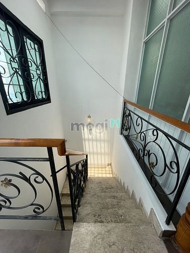 Hình ảnh Phòng ban công 351 Lạc Long Quân, từ 3tr2